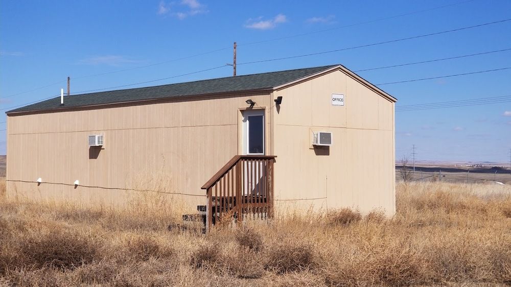 RJ Corman-5,000 SQ FT Shop On 10 Acres With Office Trailer : 6011 138th Ave NW, Williston, ND 58801